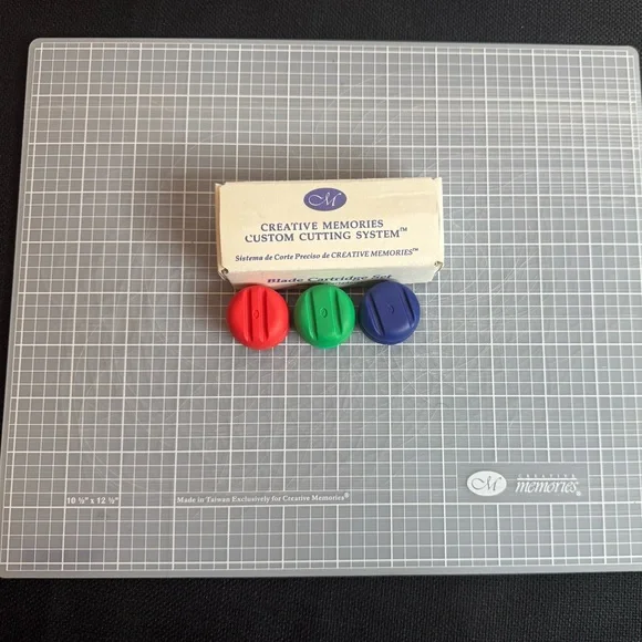 Creative Memories Circle Cutting System Scrapbooking 15 piece Set - Picture 4 of 7